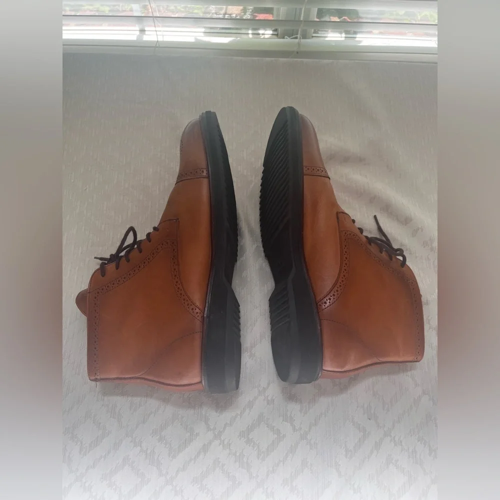 SAKS FIFTH AVENUE Men Perforated Leather Boots Cap Toe Size 10